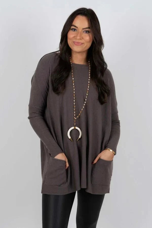 Naomi - Loose Sweater - Casual - Modern Style - Great for Casual Days