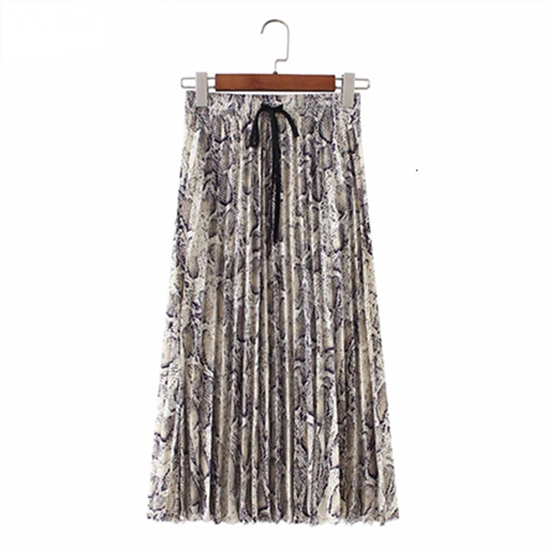 Tyra - Skirt - Chic - Light Modern Style - Great For Casual Days