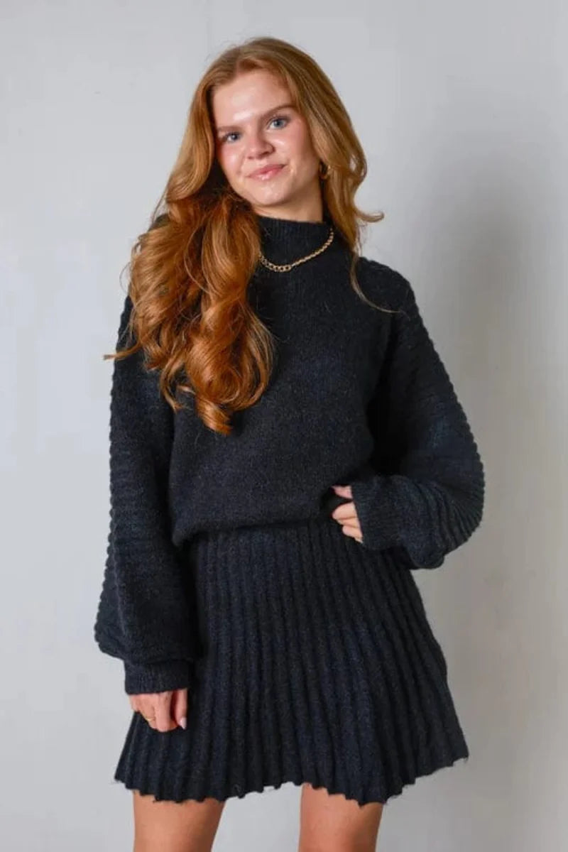 Olivia - Pleated Outfit Set - Elegant - Modern Style - Ideal for Parties