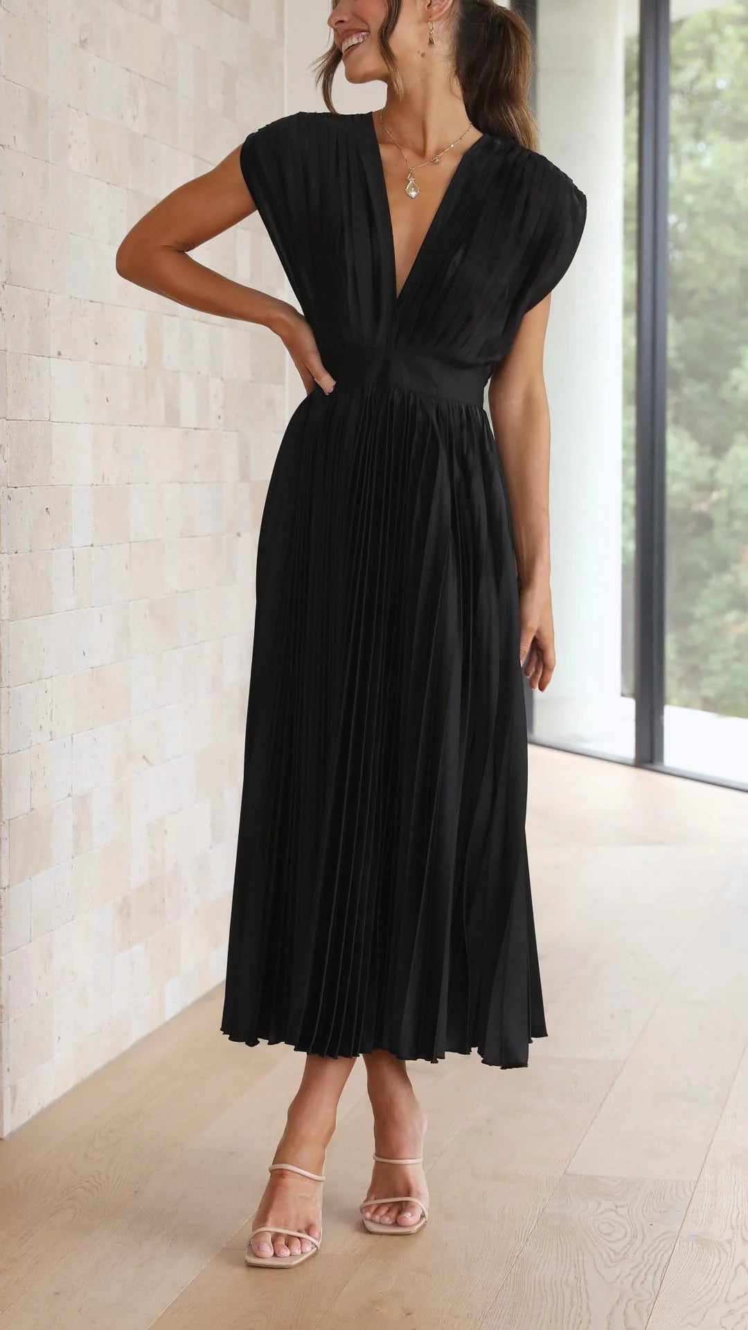 Raelynn - Casual V-Neck Maxi Dress for Women